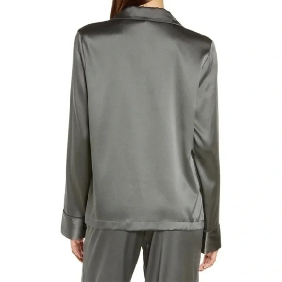 NWT SKIMS Stretch Silk Pajama Top XXS B1180 - Picture 2 of 6